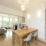 Cosy 2 Bedroom House In Dublin 4